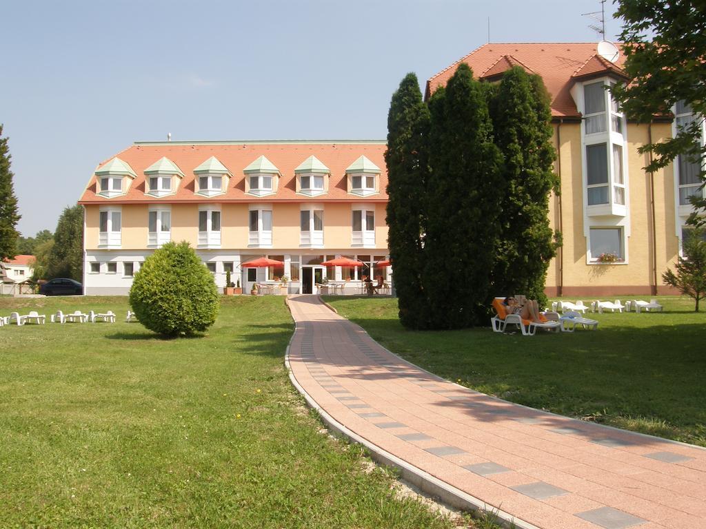 Aqua Hotel Termal Mosonmagyarovar Exterior photo